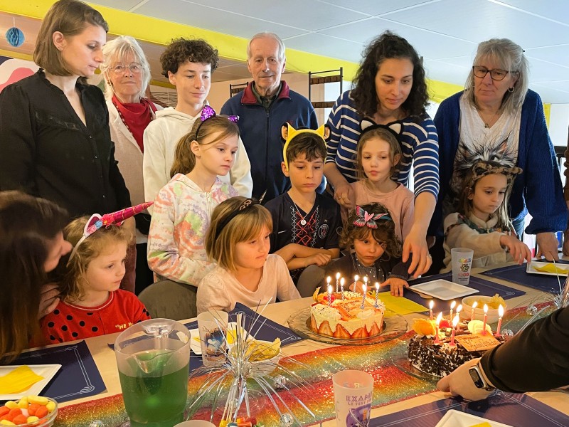 Votre anniversaire à Crazyschool dans une école spéciale : vous devrez suivre un emploi du temps et relever des défis inédits et innovants. 