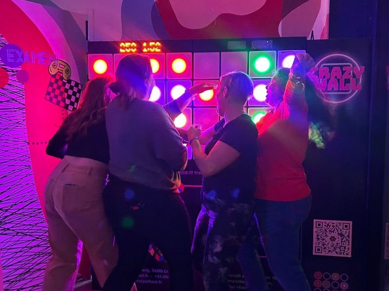 A Crazyschool, vous pourrez renforcer la cohésion d'équipe, la créativité, le challenge en équipe. 